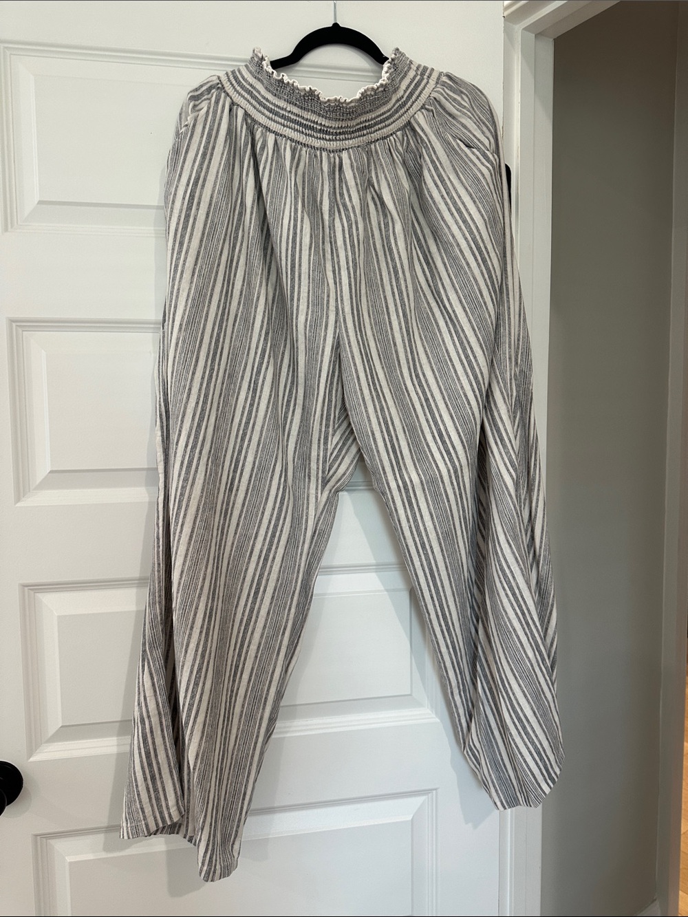 BeBop Gray & White Striped Wide-Leg pants